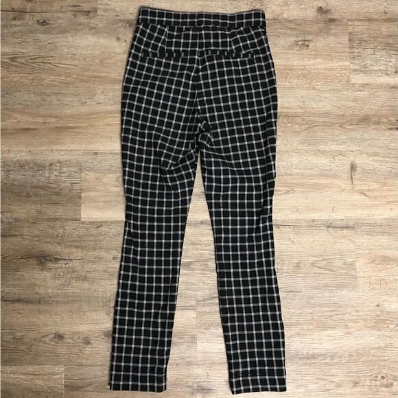 Hollister Black & Cream plaid pattern ultra high-rise pants size S - Picture 7 of 10